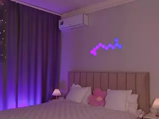 EvaBunnyrot's Live Sex Cam Show