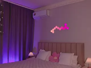 EvaBunnyrot's Live Sex Cam Show