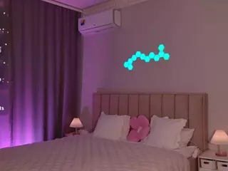 EvaBunnyrot's Live Sex Cam Show