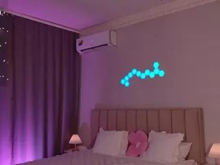 EvaBunnyrot's Live Sex Cam Show