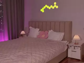 EvaBunnyrot's Live Sex Cam Show