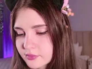 EvaBunnyrot's Live Sex Cam Show