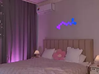 EvaBunnyrot's Live Sex Cam Show