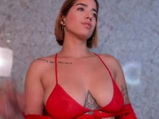 このモデルは現在ライブ中です。 hannavasquez