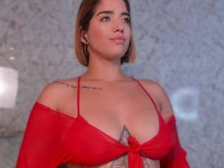 Bu model şu anda canlı. hannavasquez