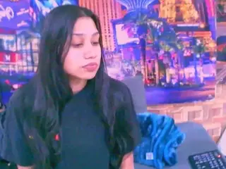 IndianPrettySmile's Live Sex Cam Show