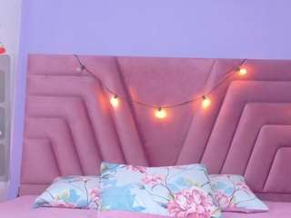 innocenthazel Live Webcam on CamSoda