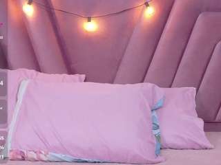 innocenthazel's CamSoda show and profile