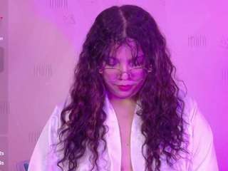 innocenthazel Live Webcam on CamSoda