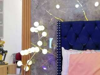innocenthazel live webcam show