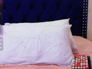 innocenthazel live webcam show