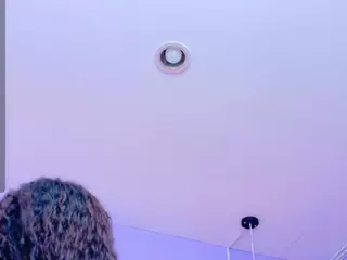 innocenthazel's Live Sex Cam Show