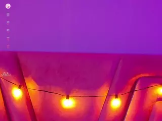innocenthazel's Live Sex Cam Show
