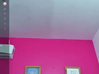 innocenthazel's Live Sex Cam Show