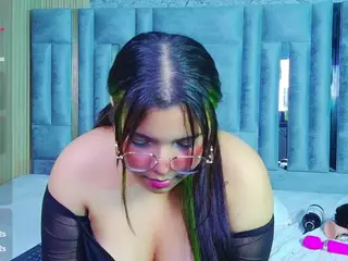 innocenthazel's Live Sex Cam Show