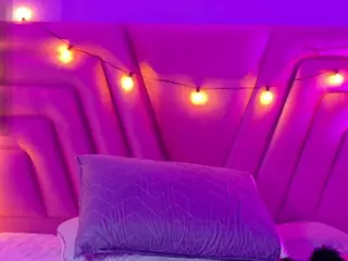 innocenthazel's Live Sex Cam Show