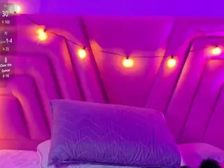 innocenthazel's Live Sex Cam Show