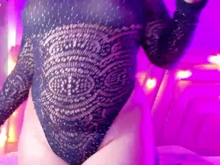 innocenthazel's Live Sex Cam Show