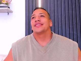 max-turner1 webcam model