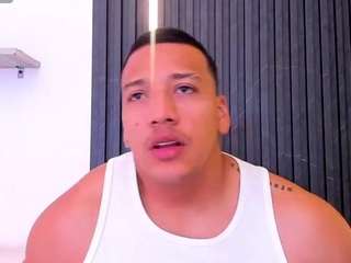 Check out adorable host Max-turner1 and his uncovered figure max-turner1 from CamSoda