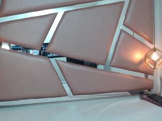 nina-passionf Drinking live webcam