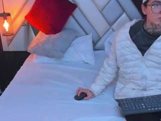 nina-passionf's CamSoda show and profile