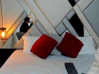 nina-passionf Live Webcam on CamSoda