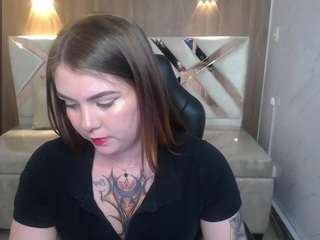 paula-b, female webcam model,  years old, on live webcam
