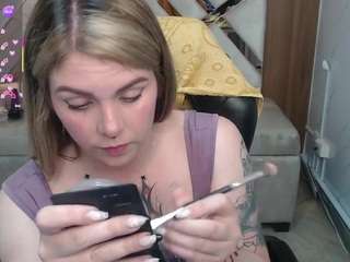 Este modelo está en vivo ahora. paula-b
