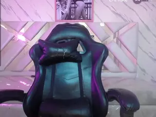 PAULASMALLTITS's Live Sex Cam Show