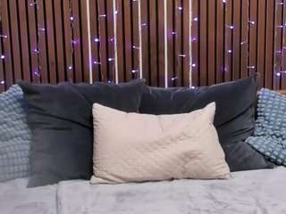 SashaSkyX live webcam show