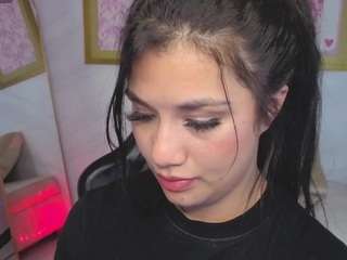 violetta-jhonsson-v's CamSoda show and profile