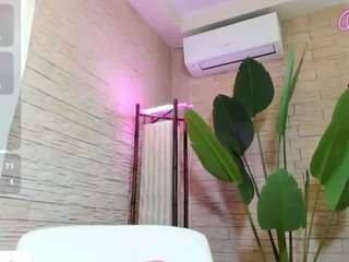 bella-posh Live Webcam on CamSoda