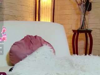 bella-posh Live Webcam on CamSoda