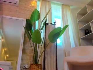 Bella-Posh live webcam show