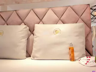 Celene-Midnight's Live Sex Cam Show