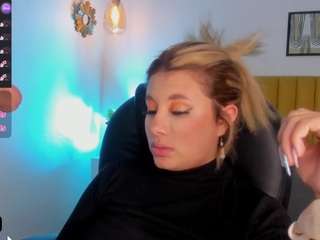 khali-reed webcam model