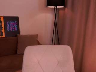 Live webcam model maudconner on Soda Cams