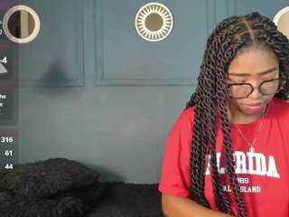 niicolee-brownn webcam