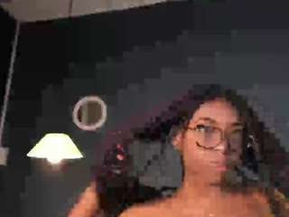 niicolee-brownn webcam