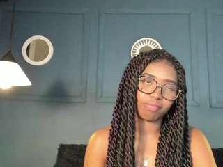 niicolee-brownn webcam