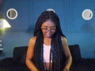 niicolee-brownn webcam