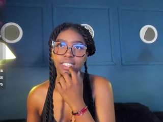 niicolee-brownn Live Webcam on CamSoda