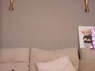 Live cam show with Lina