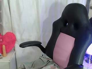 lunamiiaa Live Webcam on CamSoda