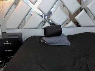 nahomii-hill's CamSoda show and profile