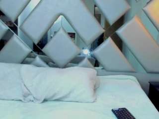 nahomii-hill Live Webcam on CamSoda