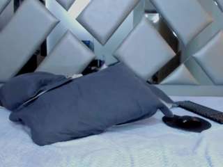 Nahomii-Hill live webcam show