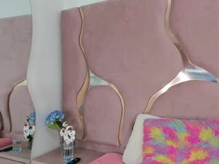 le modèle sofiacandyxht est en webcam porno dans un show sur le site camsoda, il possède les tags suivants: ahegao,anal,black hair,brown eyes,deepthroat,dildo or vibrator,doggy style,double penetration,drinking,moaning,tattoos,teen 18,young adult,hd