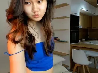 yoonashina's Live Sex Cam Show